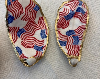 Sieradenschalen met oesterschelpen (2) | "The Americana Luxe Shells" | Rood wit blauw kustsnuisterijdoosje | Ringhouder bladgoud | Patriottische decoratie