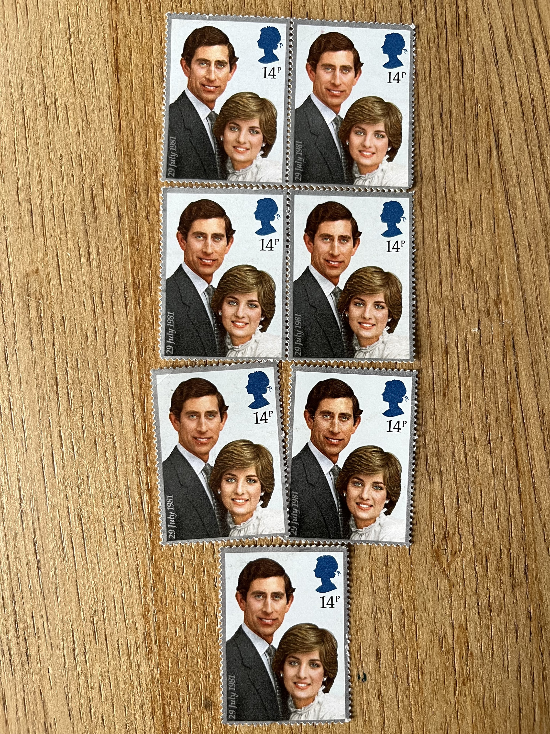 チャールズとダイアナの1981年の結婚記念切手7枚セット 英国新品未使用