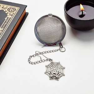 Gothic Spider Web Tea Infuser: Halloween Kitchen Decor