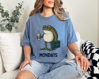 Funny Frog Shirt, Frog Meme Shirt, Funny Weirdcore Shirt, Sarcastic Office Humor T-Shirt, Frogcore Aesthetic Gift for Coworker, Trendy Frog