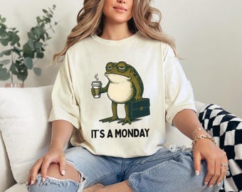 Funny Frog Shirt, Frog Meme Shirt, Funny Weirdcore Shirt, Sarcastic Office Humor T-Shirt, Frogcore Aesthetic Gift for Coworker, Trendy Frog