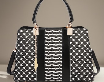 専用バッグ Coach Geometric Bag Style 9053 in Black Glove-tanned Leather