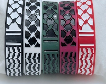 Unisex Palestinian Rubber Wristband with Engraved Keffiyeh Pattern – Available in 5 Colors