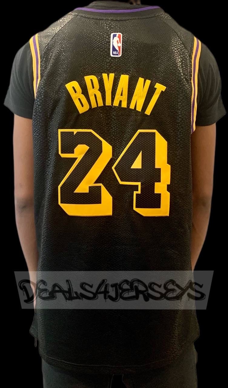 Womens Size 34/35 Chest KOBE BRYANT L.A Lakers Nike Custom Cut Rhinestone Jersey