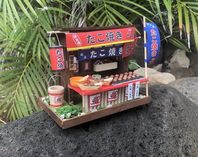 Miniature Japanese Takoyaki Yatai Shop Tako Nori Red Ginger Chopsticks Sauce Retro Showa Era Wooden Storefront Noren