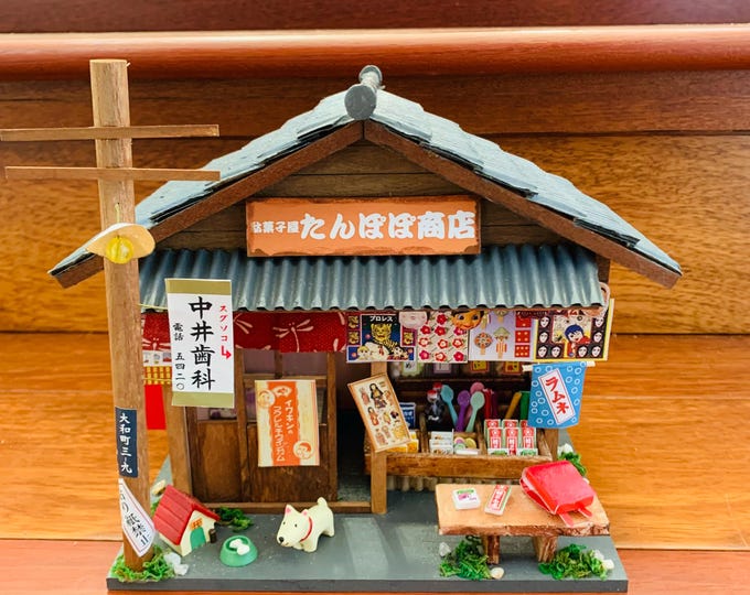 Miniature Japanese Retro Candy Shop with Lights Showa Era Students Children Dog House Telephone Pole Mailbox Completed Kit 1:24 scale Kawaii