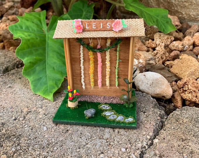 Miniature Hawaii Lei Stand Diorama Gift for Her Kawaii Leis Upcycle Anthurium Pikake Lantern Ilima Carnation Mokihana Plumeria Ti Thatched