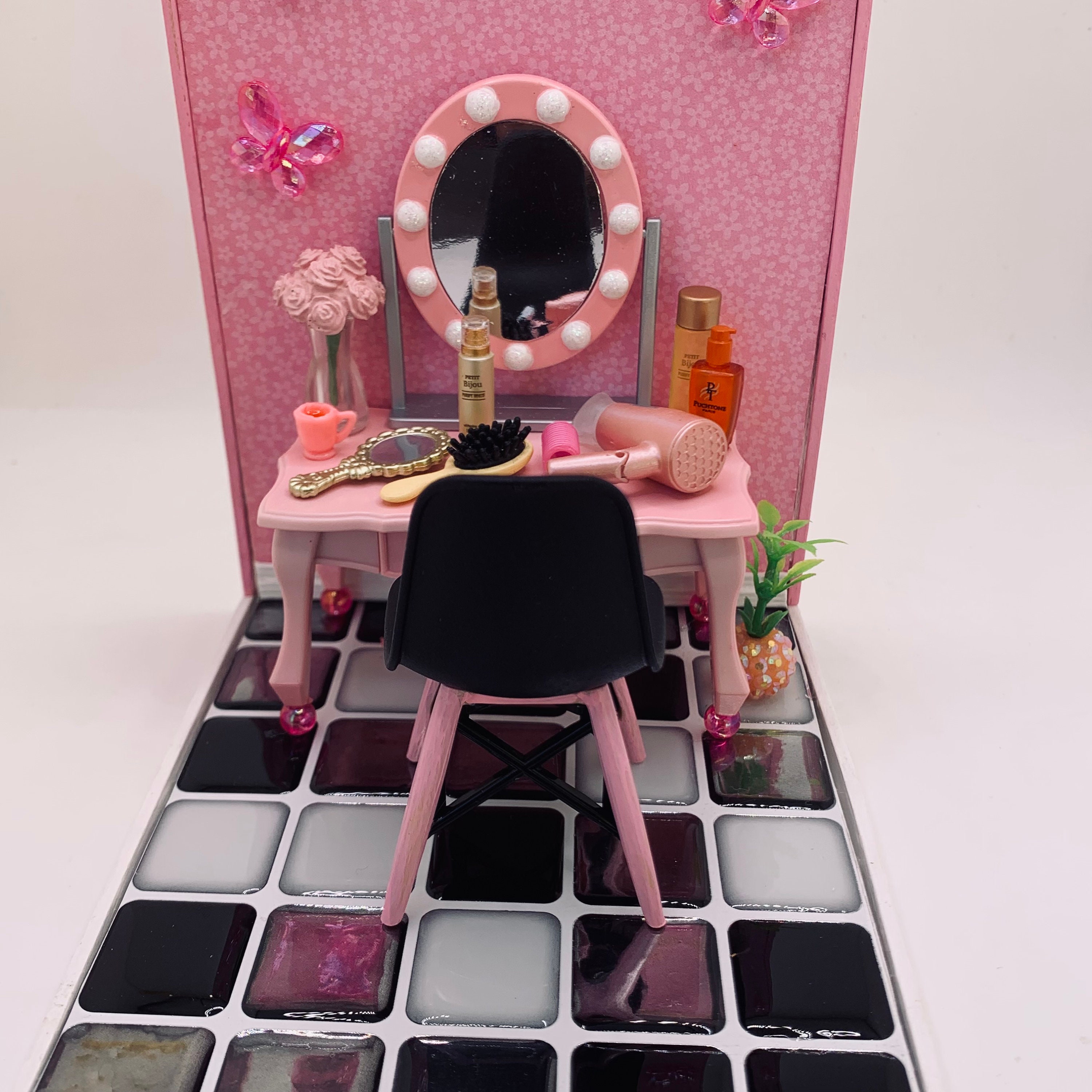 Miniature Hair Salon Dollhouse Diorama Scale 112 Pink Black Etsy