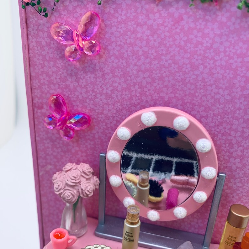 Miniature Hair Salon Dollhouse Diorama Scale 112 Pink Black Etsy