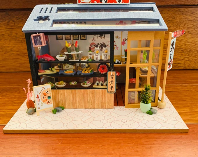 Miniature Izakaya Japanese Restaurant Sushi Ramen Yakisoba Gyoza Daikon Ebi Salmon Musubi Sake Koi Tekka Don Hand Rolls Light