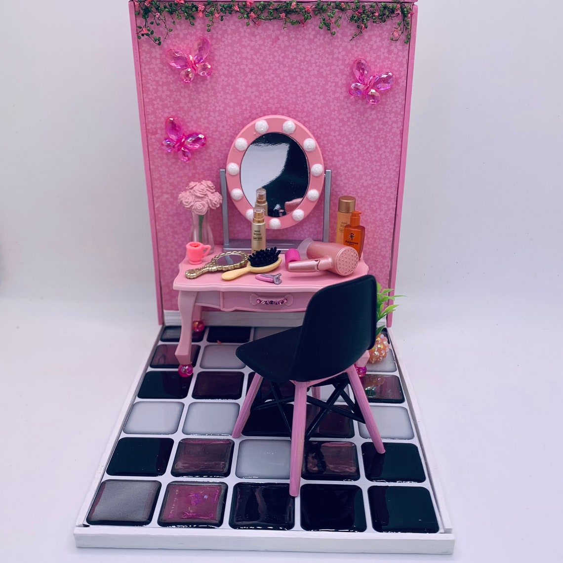 Miniature Hair Salon Dollhouse Diorama Scale 112 Pink Black Etsy