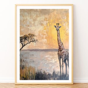 Peut inclure: Une peinture d'une girafe debout dans un champ avec un petit arbre en arrière-plan. La girafe est brune et blanche avec un long cou et de longues jambes. L'arrière-plan est d'un jaune et d'un brun ternes avec une touche de bleu.