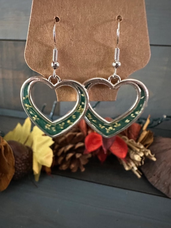 Queen Anne’s Lace Heart Earrings • Real Flower • Sterling Silver Plated • Dangle Botanical Jewelry • Pressed Flower gift