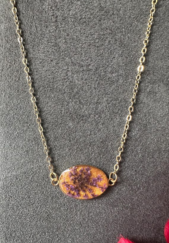 Purple queen annes lace flower|Handcrafted jewelry|Floral Necklace|Nature inspired|Vintage design|Botanical look|Unique gift