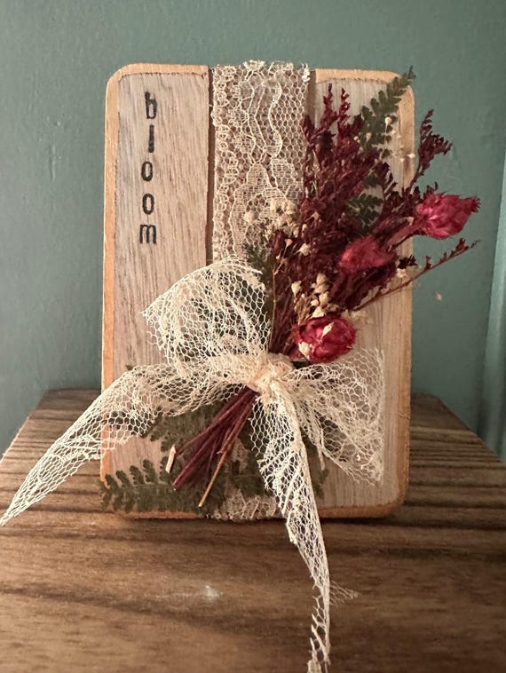 Handmade Dried Floral Wood Decor – Rustic Burgundy Botanical Plaque with Lace