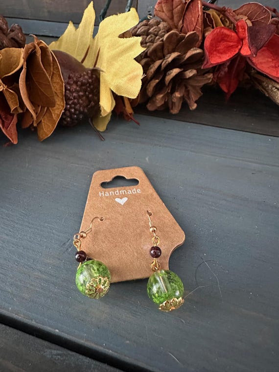 Queen Anne’s Lace Dangle Earrings • Real dried Flower • 18k Gold Plated • Botanical Jewelry • Onyx Glass Bead Earrings • Handmade Gift