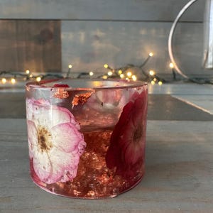 Elegant round shaped tea light holder, handmade unique gift idea, rose gold accented candle holder, real dried pink and red roses