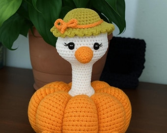 Pumpkin Goose Häkelanleitung, gehäkelte Halloween Amigurumi Anleitung, Silly Goose Häkelanleitung, Easy Plush PDF. Englisch. Digitales Produkt