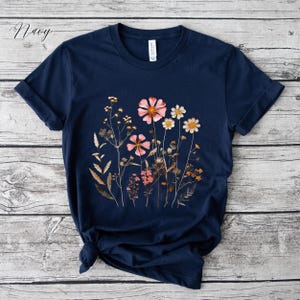 Vintage Wild Flower Shirt, Pressed Flower Vintage Graphic Tee, Cottage core Floral Shirt, Wildflower Shirt, Boho Shirt, Nature Garden Shirt image 9