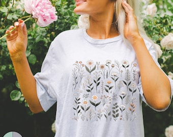 Camiseta de margaritas, camiseta de flores blancas, camiseta de flores silvestres, camiseta floral bonita, camiseta boho, ropa cottagecore de margaritas, camiseta de jardín botánico natural