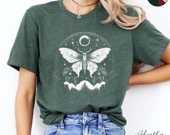 Camiseta de polilla lunar mística, camiseta de polilla lunar Whimsigoth, camiseta de mariposa gótica, camiseta de bruja del bosque Goblincore, ropa gótica, regalos de brujas