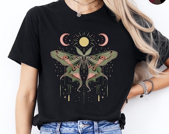 Camiseta Whimsigoth Moth, Camiseta Bruxa da Floresta, Camiseta Mariposa Lunar, Camiseta Gótica, Camiseta Mariposa Lunar Dark Academia, Camiseta Mística Goblincore