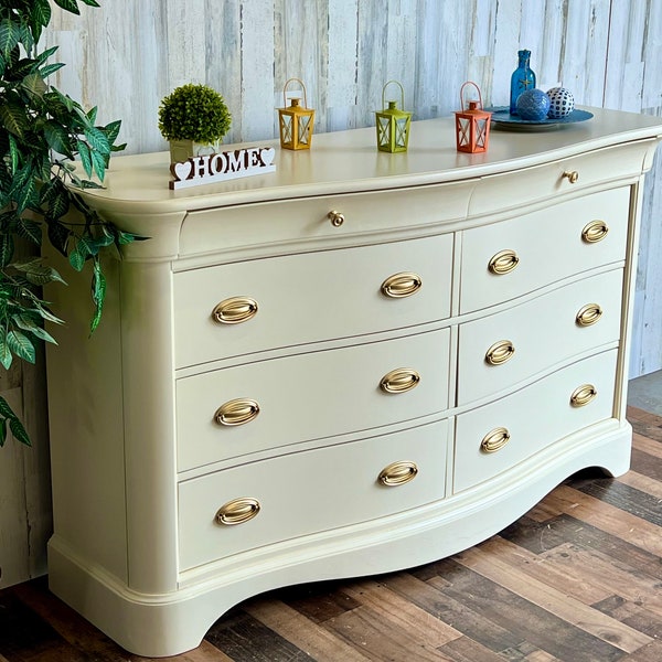 Vintage Dresser - Etsy