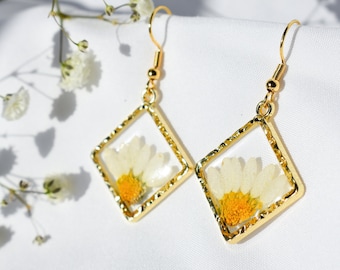 Handmade Square Pressed Daisy Resin Earrings, Flower Dangle Earrings, Real Flower Resin Earrings, Gift for Mom, Floral Bridesmaid Earrings