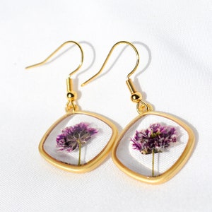 Handmade Pressed Flower Resin Earrings, Baby&#39;s Breath Jewelry, White/Purple Floral Earrings, Resin Earrings, Real Flower Resin Drop Earrings