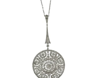 Collar con colgante de diamantes y filigrana en oro blanco de 18 quilates