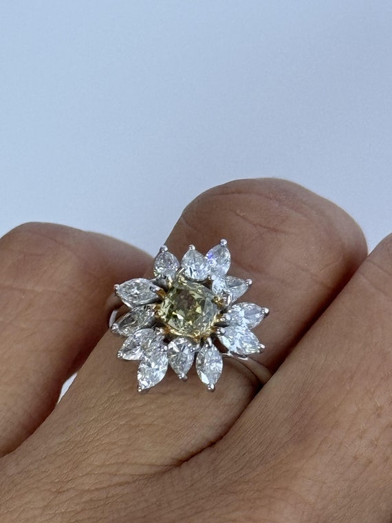 18k White and Yellow Diamond Ring - image 6