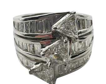 18k White Gold Baguette and Trillion Cut Diamond Wide Band Ring - Size 6.75
