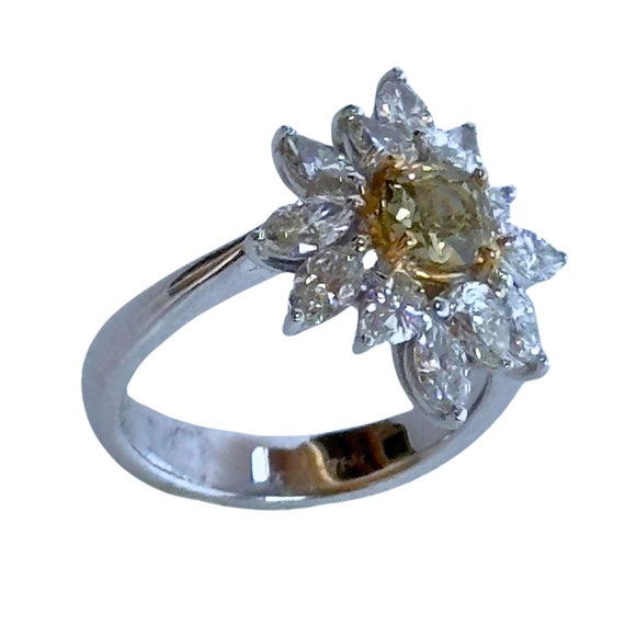 18k White and Yellow Diamond Ring - image 3