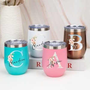 Vaso de vino personalizado, copa de vino con iniciales personalizadas y nombre, regalo personalizado para ella, regalo de cumpleaños, regalo de dama de honor, regalo de recuerdo de fiesta