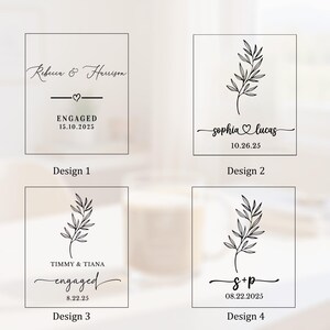 Peut inclure: Quatre mod&egrave;les de faire-part de fian&ccedil;ailles personnalis&eacute;s. Le mod&egrave;le 1 comprend des noms, le mot &laquo; ENGAGED &raquo; et une date. Les mod&egrave;les 2, 3 et 4 incluent des noms, des dates et des illustrations botaniques. Tous les mod&egrave;les sont en script noir.