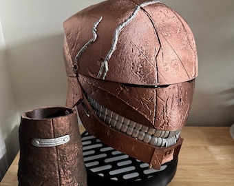 Acolyte Qimir Stranger Helmet/Guantlet