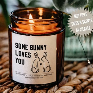 Świeca wielkanocna prezent dla niej, Some Bunny Loves You Gift Zapachowa świeca sojowa, Dekoracja wielkanocna, Prezent wielkanocny, Prezent dla niej, Prezent dla niego, Prezent wielkanocny