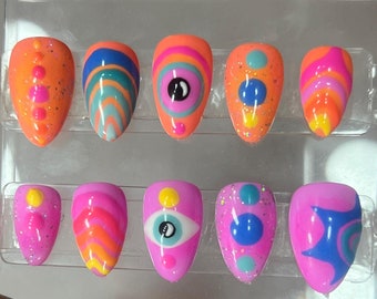 Trippy Alien Nails