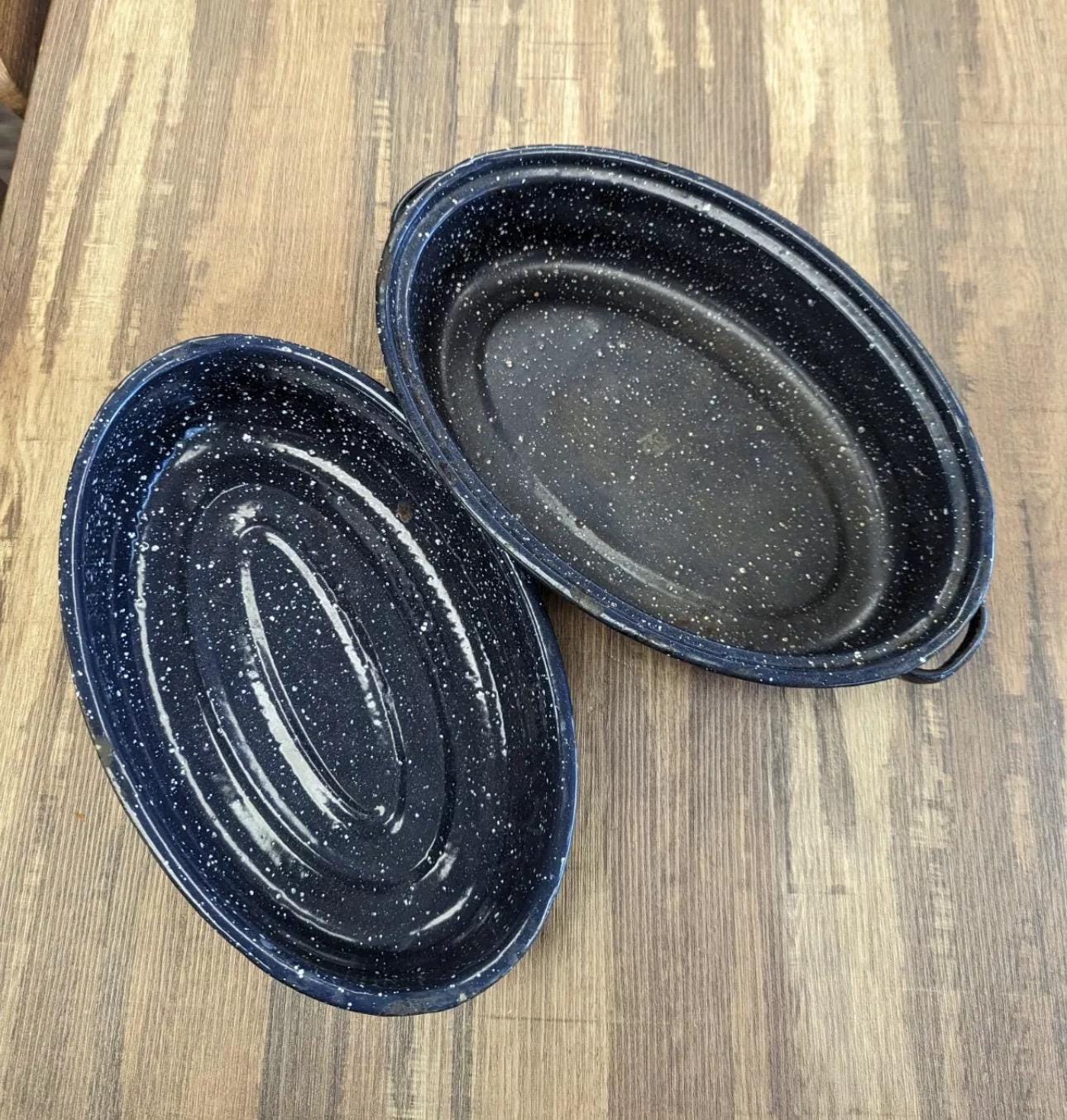 VINTAGE Black Speckled Enamel - Small Oval Roaster Pan W/lid