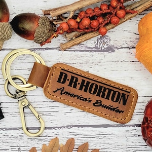 従業員への感謝の贈り物 • パーソナライズされたレザーキーホルダー • スタッフや同僚への企業クリスマスパーティーの記念品
