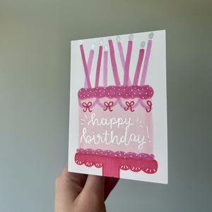 Carte de joyeux anniversaire | Conception de gâteau rose fait main | Jolie carte pour elle | Blanc à l'intérieur | Cire incluse | Livraison gratuite à partir du Canada