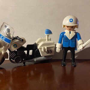 Playmobil Policeman on Motorcycle; Vintage 1980s/1990s; #3564