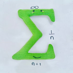 Patrón de crochet Sigma Symbol Cuddler, Patrón Sigma Amigurumi, Amigurumi de matemáticas, Amigurumi de letras griegas