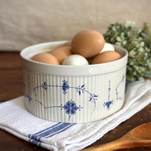 Vintage Furnivals Denmark Blue Souffle Pie Oven Dish