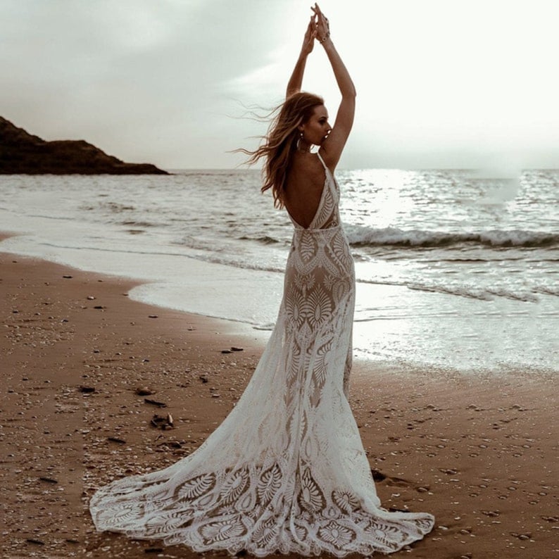 Spaghetti Straps Boho Wedding Gown Rustic Wedding Dress Backless Lace ...