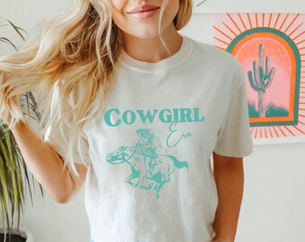 Cowgirl Era y2k Crop Top, 70s Western y2k Baby Tee, Coastal Cowgirl, Yeehaw Let's Go Girls Country Concert Tee Girly Western, Comfort Colors