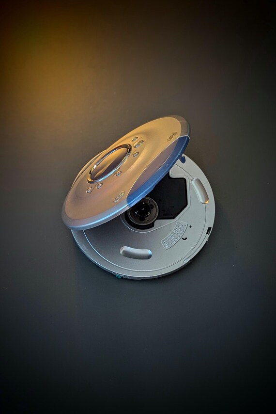 Durabrand CD-565 Portable CD Player | Programmable | Retro Discman