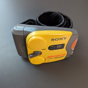 Sony Sports Walkman SRF-88 Radio AM/FM estéreo de brazalete - Audio portátil vintage pequeño