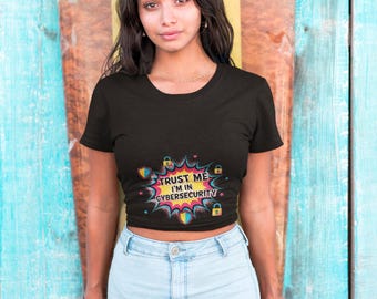 Camiseta "Confía en mí, soy experto en ciberseguridad", divertida camiseta gráfica estilo cómic, regalo unisex oscuro para ingenieros de seguridad y profesionales de TI.