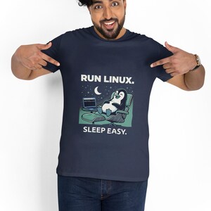 Camiseta Run Linux Sleep Easy, divertida camiseta con estampado de pingüino de Linux, regalo unisex llamativo para usuarios de Linux, desarrolladores y administradores de sistemas.